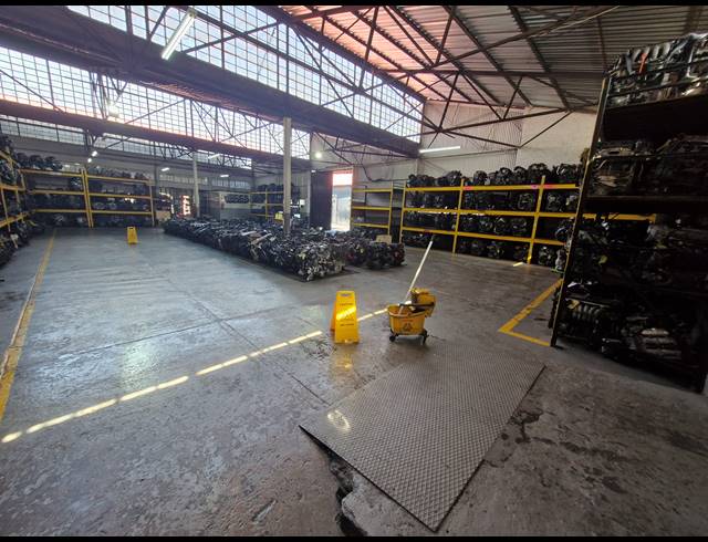 1,600M² WAREHOUSE FOR SALE IN DENVER